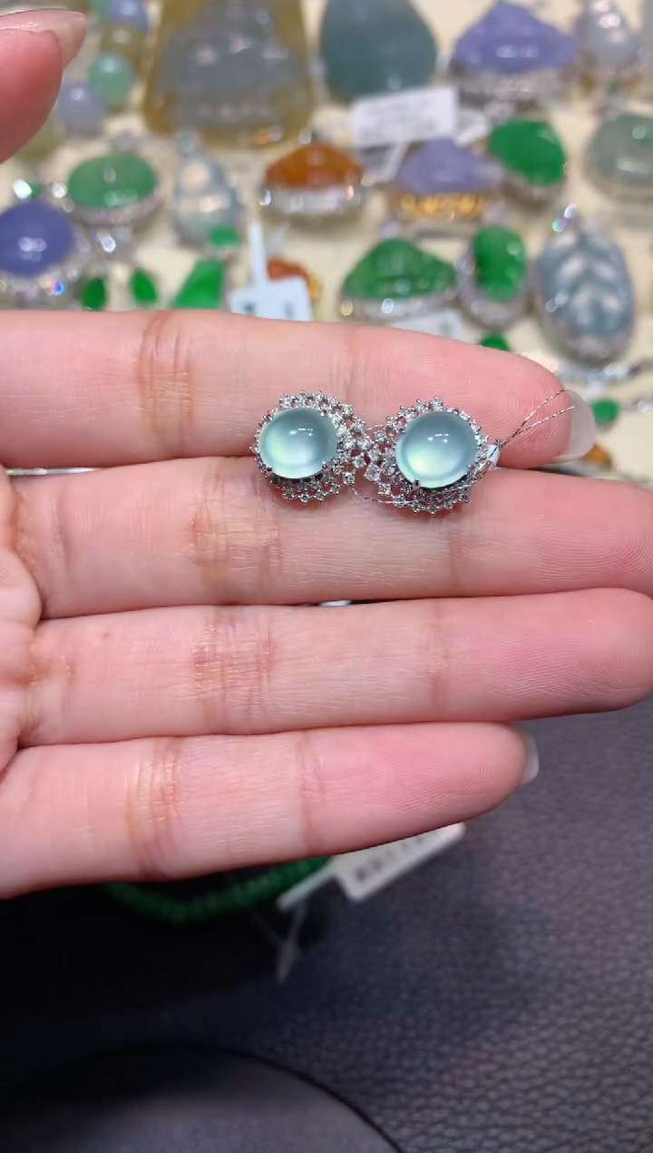 翡翠18K金镶嵌耳钉耳钉