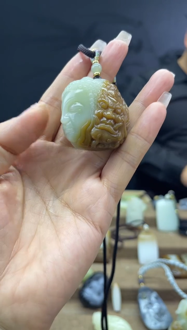 颈饰未镶嵌和田玉1