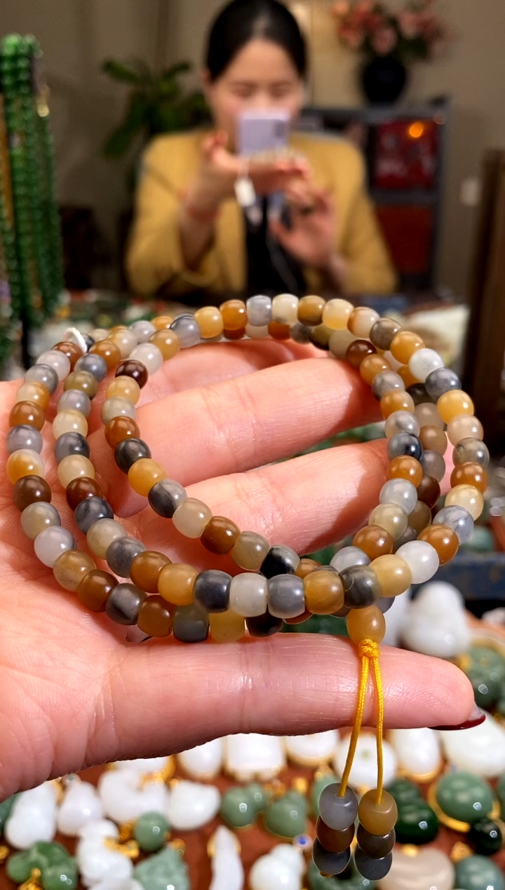 项链未镶嵌和田玉.