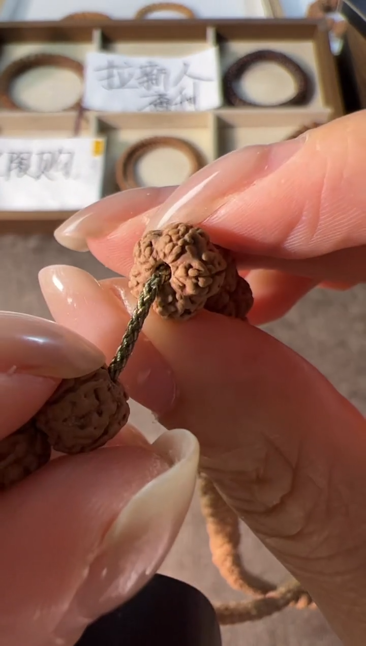 金刚菩提手串天绝梅花108长串9mm左右