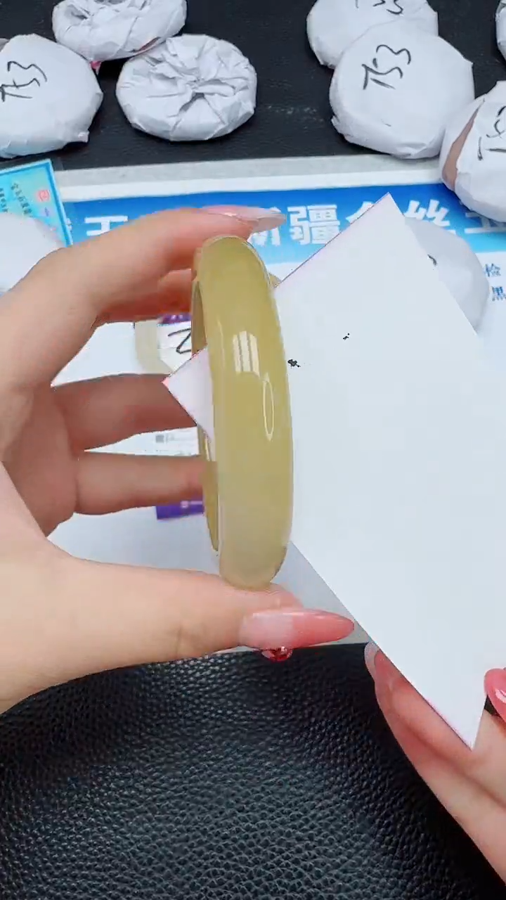 【闪购商品】石英质玉手镯未镶嵌387