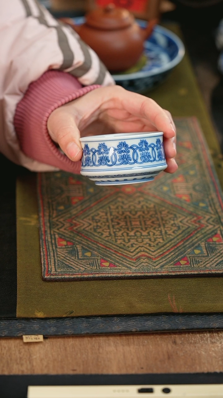 【闪购商品】青履茶器仿古成化莲马蹄杯