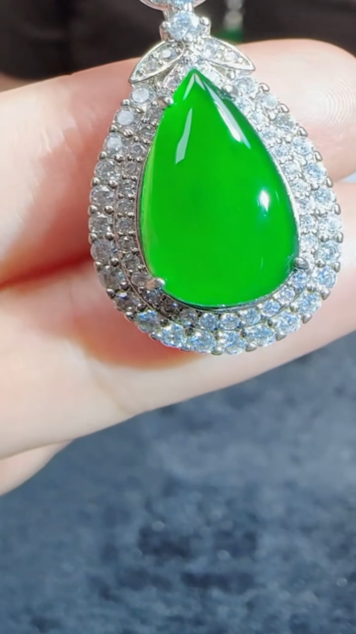 定制翡翠未镶嵌翡翠吊坠113