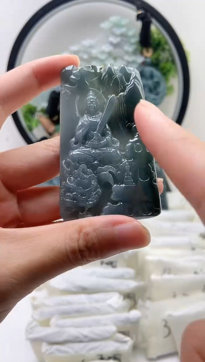 翡翠未镶嵌颈饰文殊