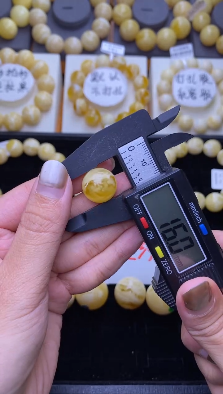 裸石琥珀未镶嵌大小姐珠宝69
