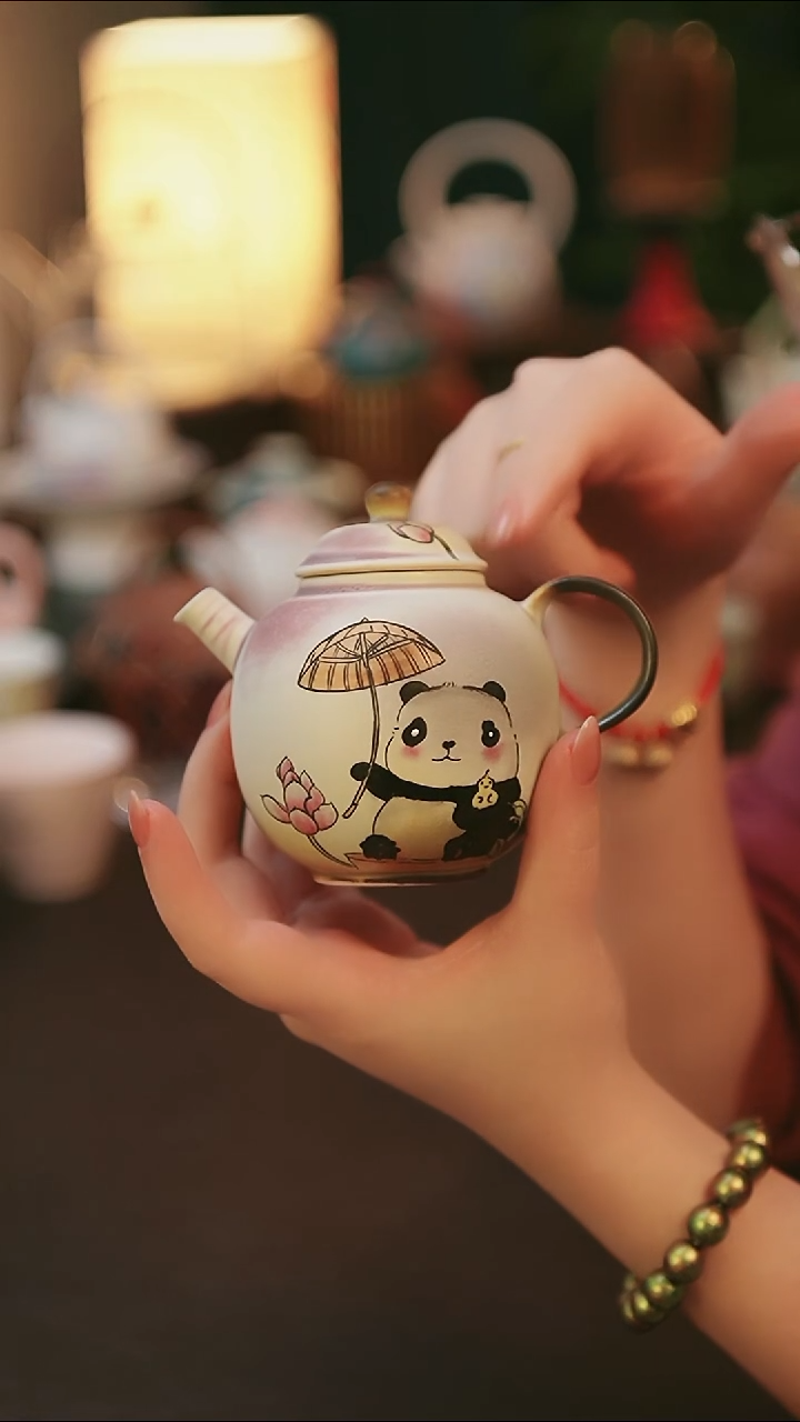 青云茶斋陶瓷茶具熊猫壶