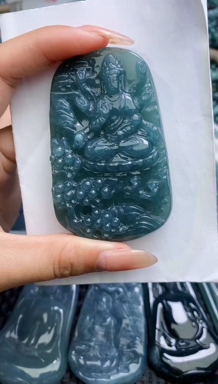 【闪购商品】翡翠颈饰未镶嵌           