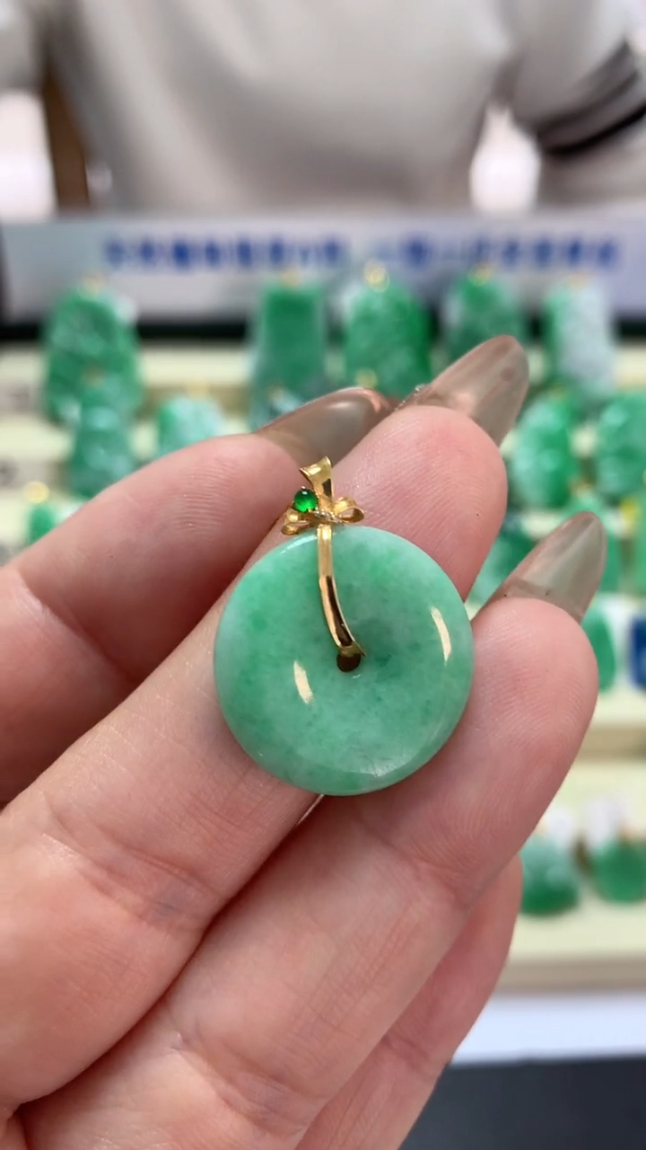 【闪购商品】翡翠吊坠(不含链)18K金镶嵌挂件