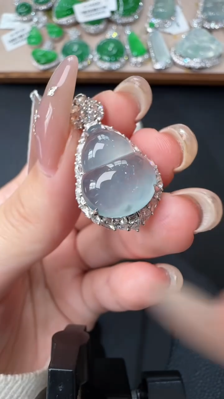 【闪购商品】翡翠吊坠(不含链)18K金镶嵌38