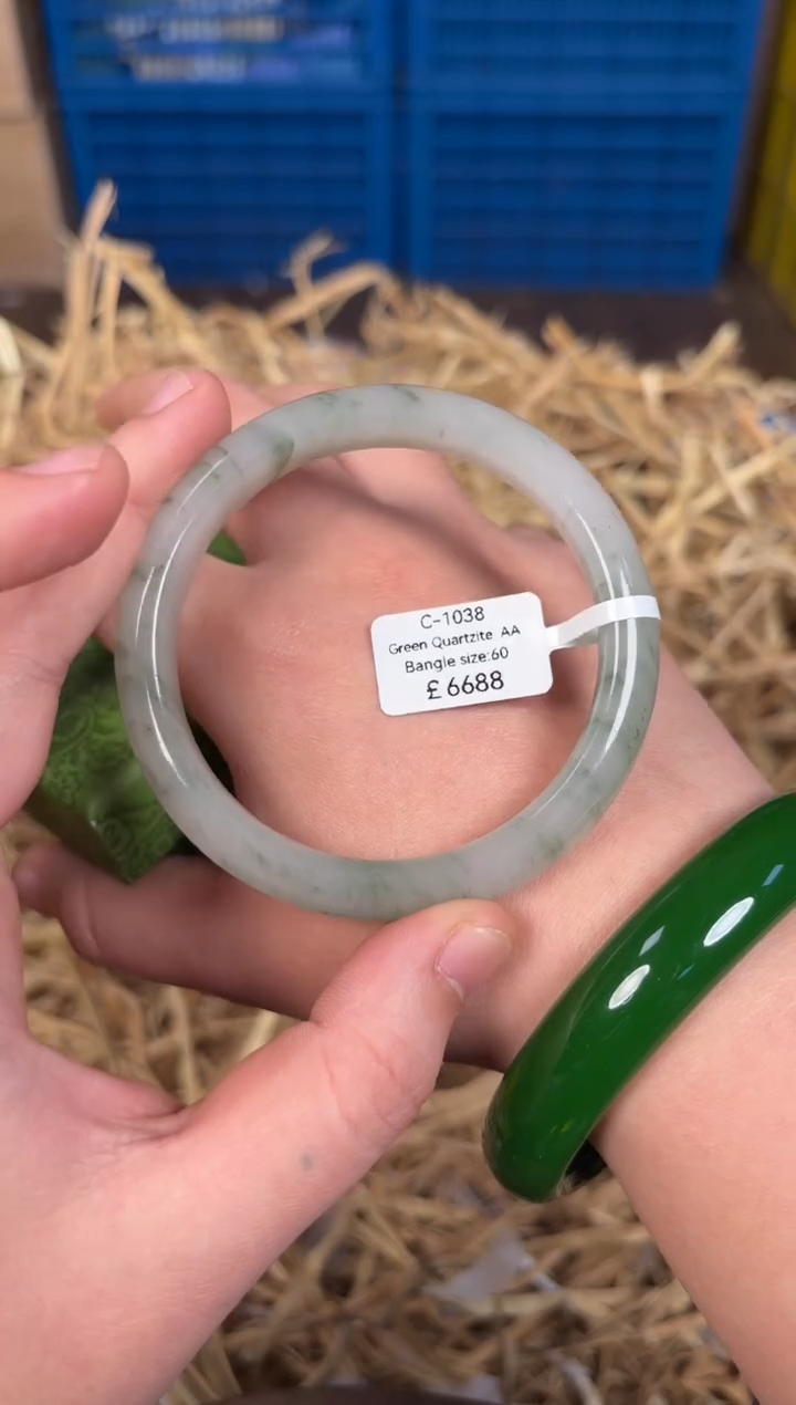 未镶嵌手镯石英质玉C1038