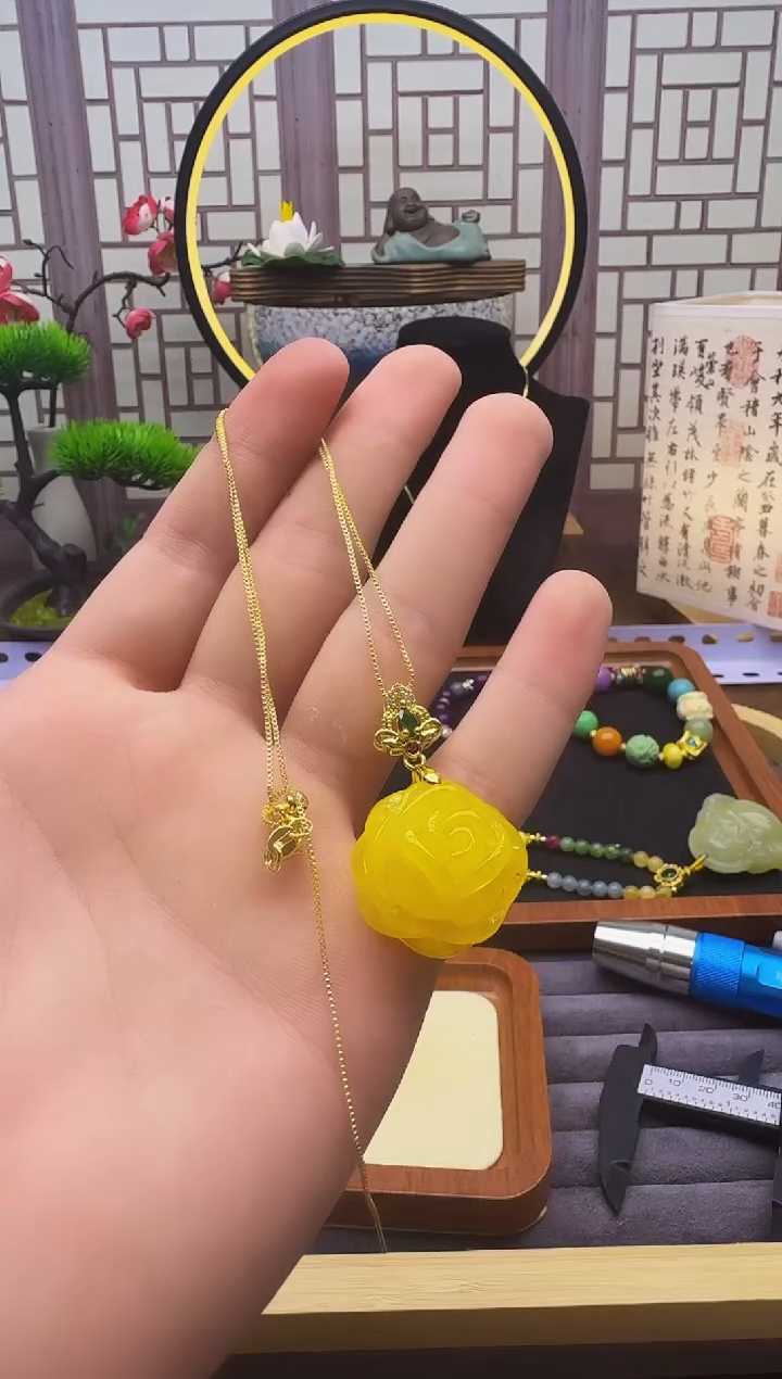 14K金镶嵌吊坠(赠链)蜜蜡D133