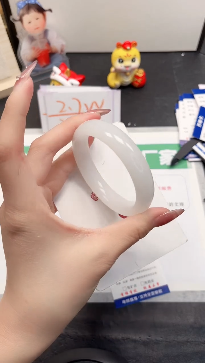 【闪购商品】石英质玉手镯未镶嵌494-57