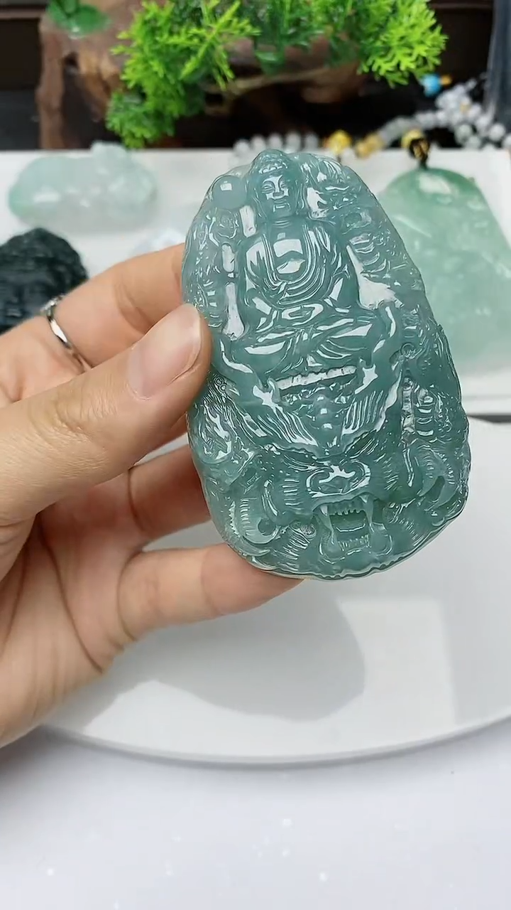 【闪购商品】翡翠颈饰未镶嵌        