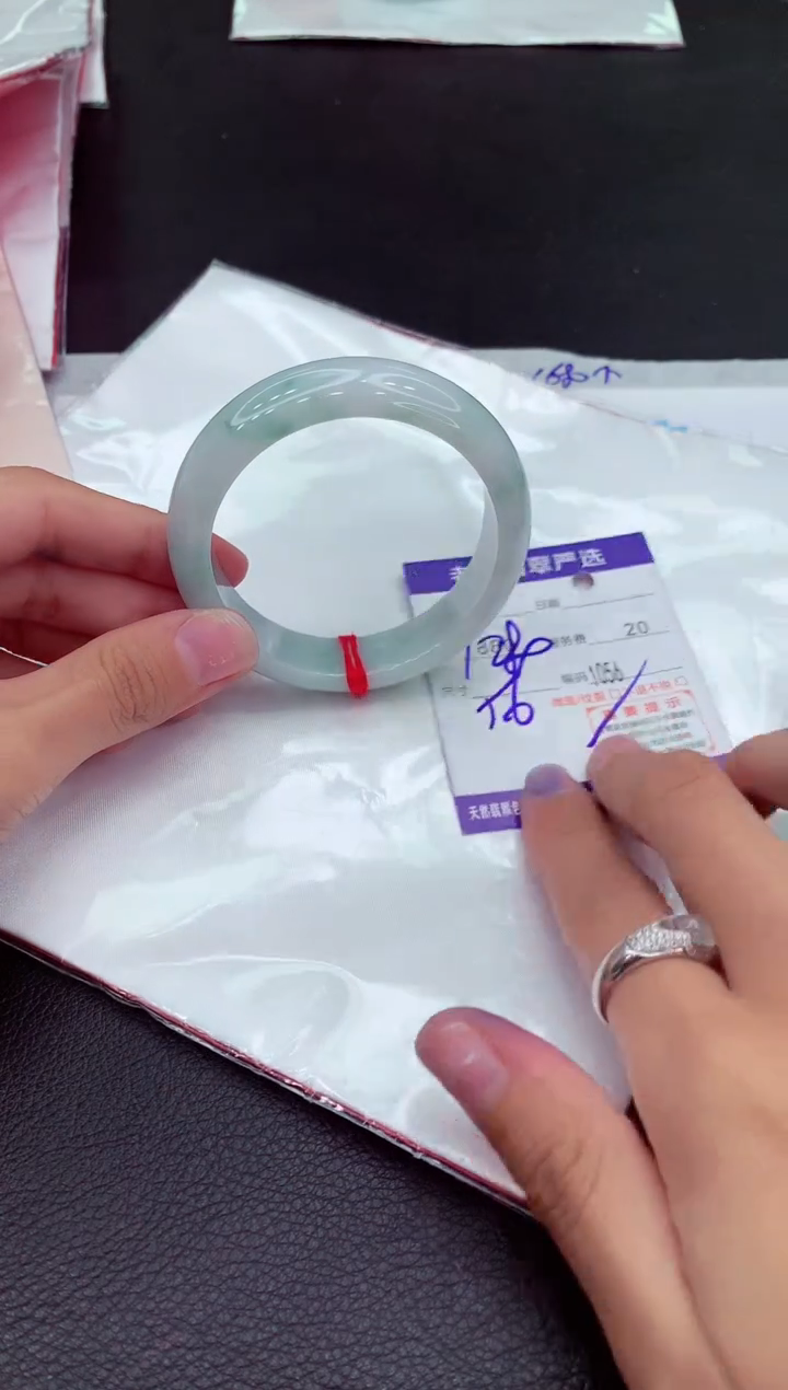 翡翠未镶嵌手镯1111111111111