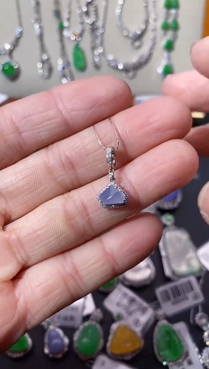 【闪购商品】翡翠吊坠(不含链)18K金镶嵌吊坠