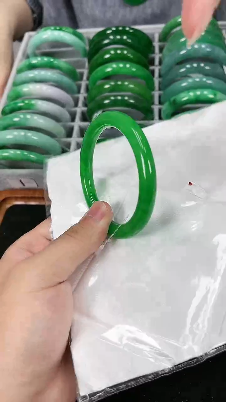 【闪购商品】砖雕s39 圈口56.7 独货手镯