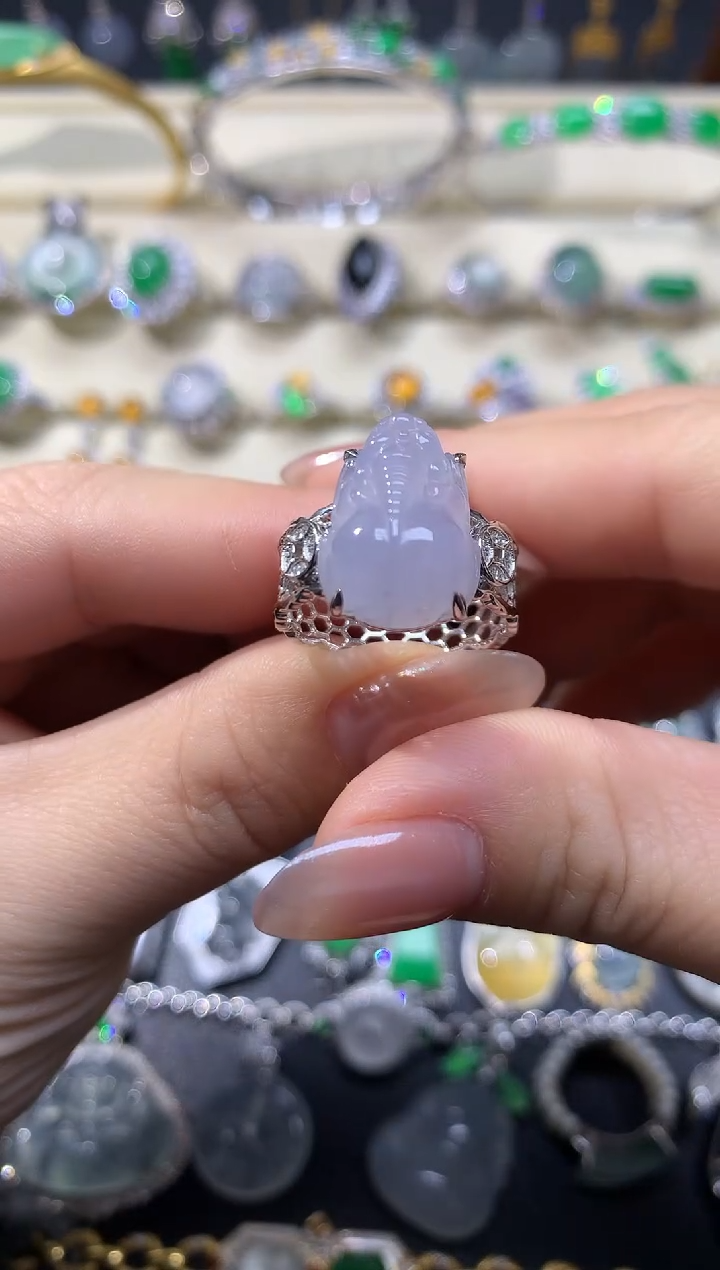 【闪购商品】翡翠颈饰18K金镶嵌戒指