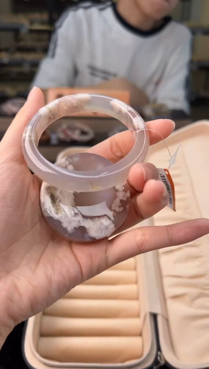 石英质玉未镶嵌手镯52圈口（赠送镯心）62017