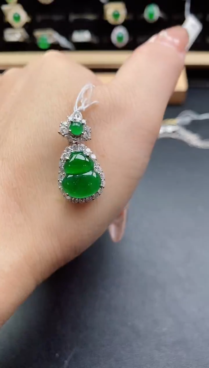 吊坠(赠链)银S925镶嵌翡翠1