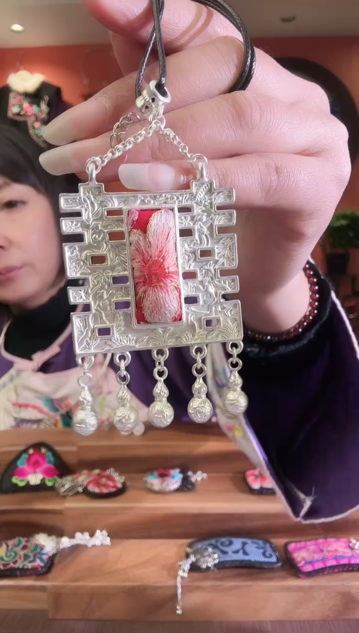 非遗手工刺绣苗绣首饰31