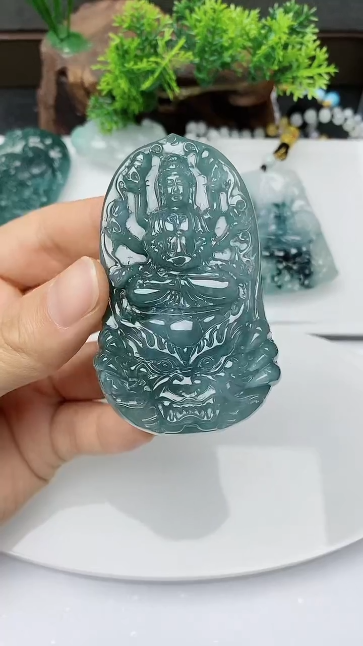 【闪购商品】翡翠颈饰未镶嵌         