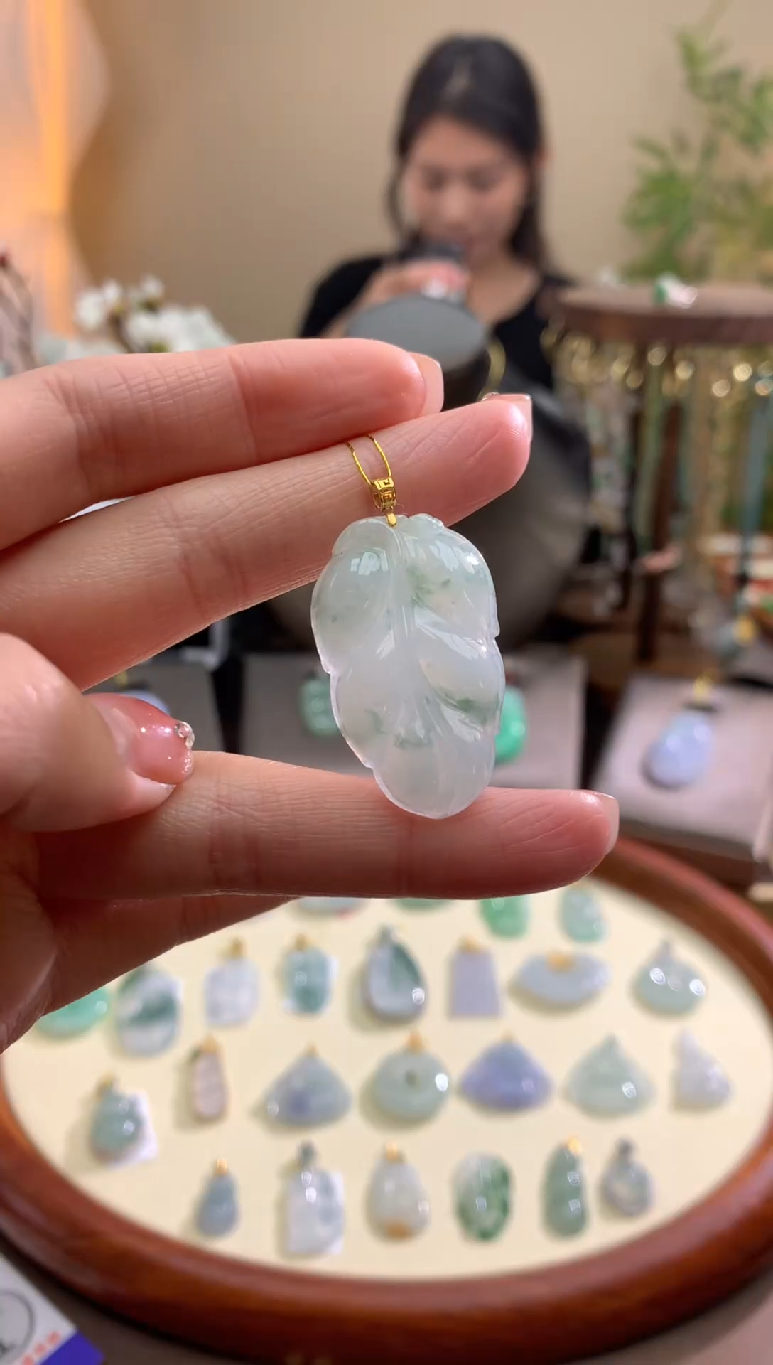 【闪购商品】翡翠颈饰18K金镶嵌叶子