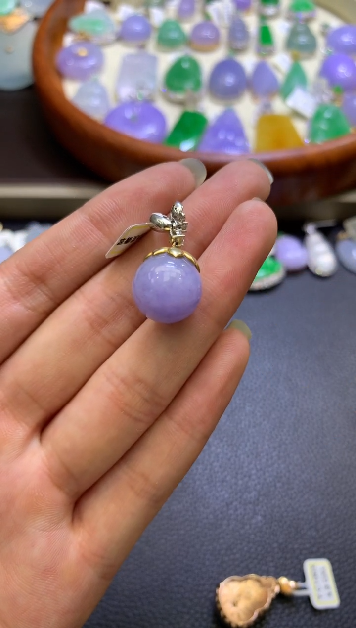 翡翠18K金镶嵌颈饰翡翠A货