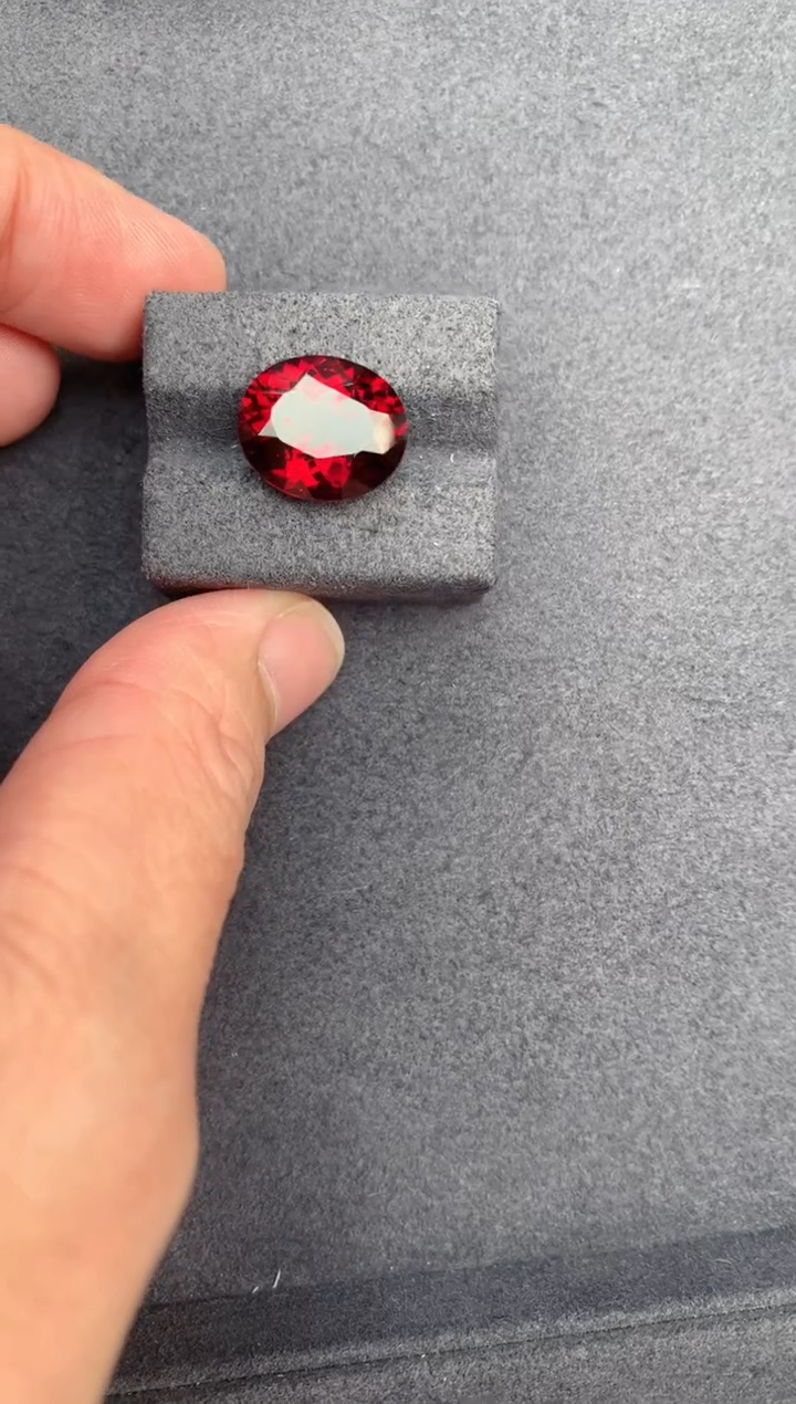 【闪购商品】石榴石裸石未镶嵌8.7ct镁铝榴石