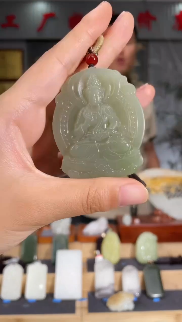 和田玉未镶嵌颈饰1