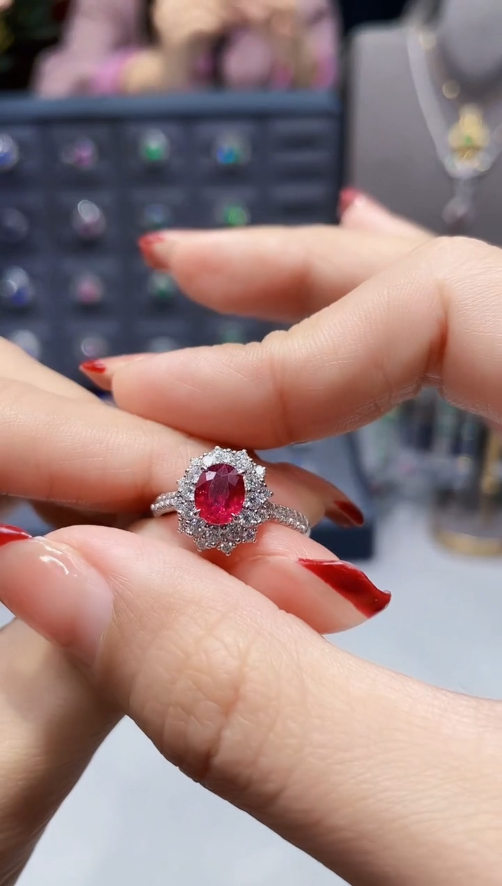 【闪购商品】红宝石戒指18K金镶嵌1.14克拉/无烧