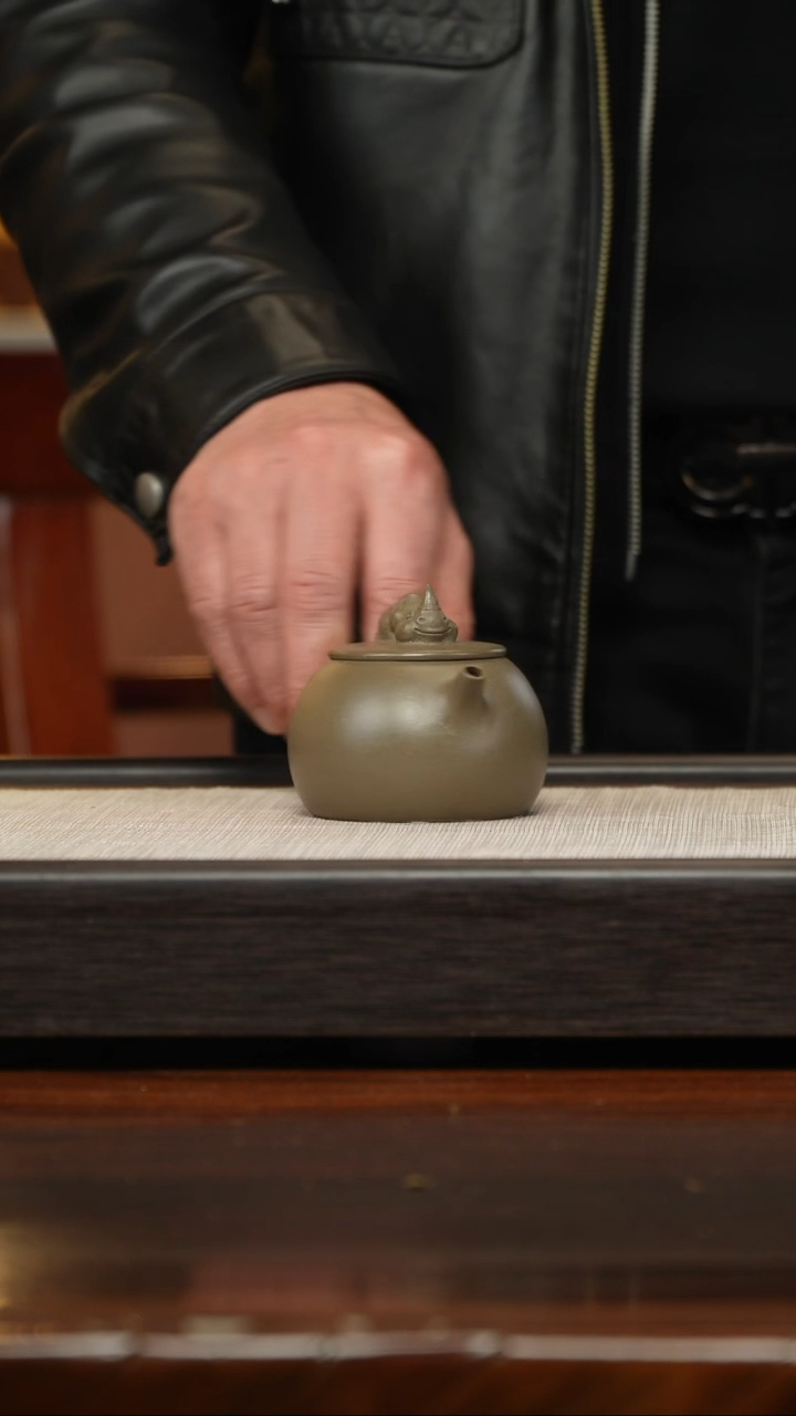 【闪购商品】紫砂茶壶蟹壳青犀牛