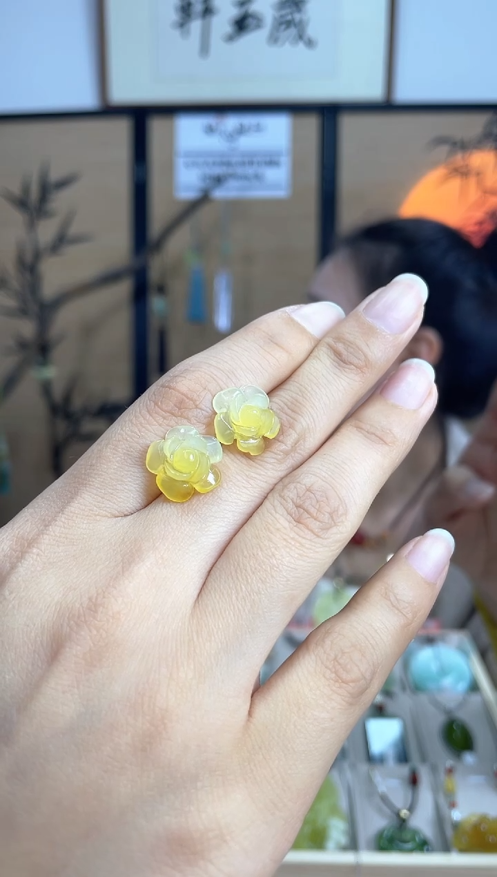 【闪购商品】岫玉耳钉银S925镶嵌多样性发货其中发一