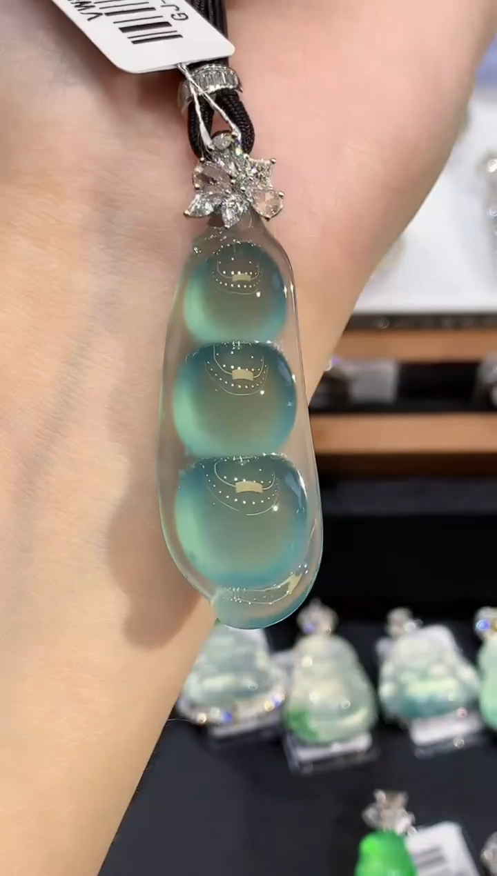 吊坠(不含链)18K金镶嵌翡翠时****）DJ多样性发其一