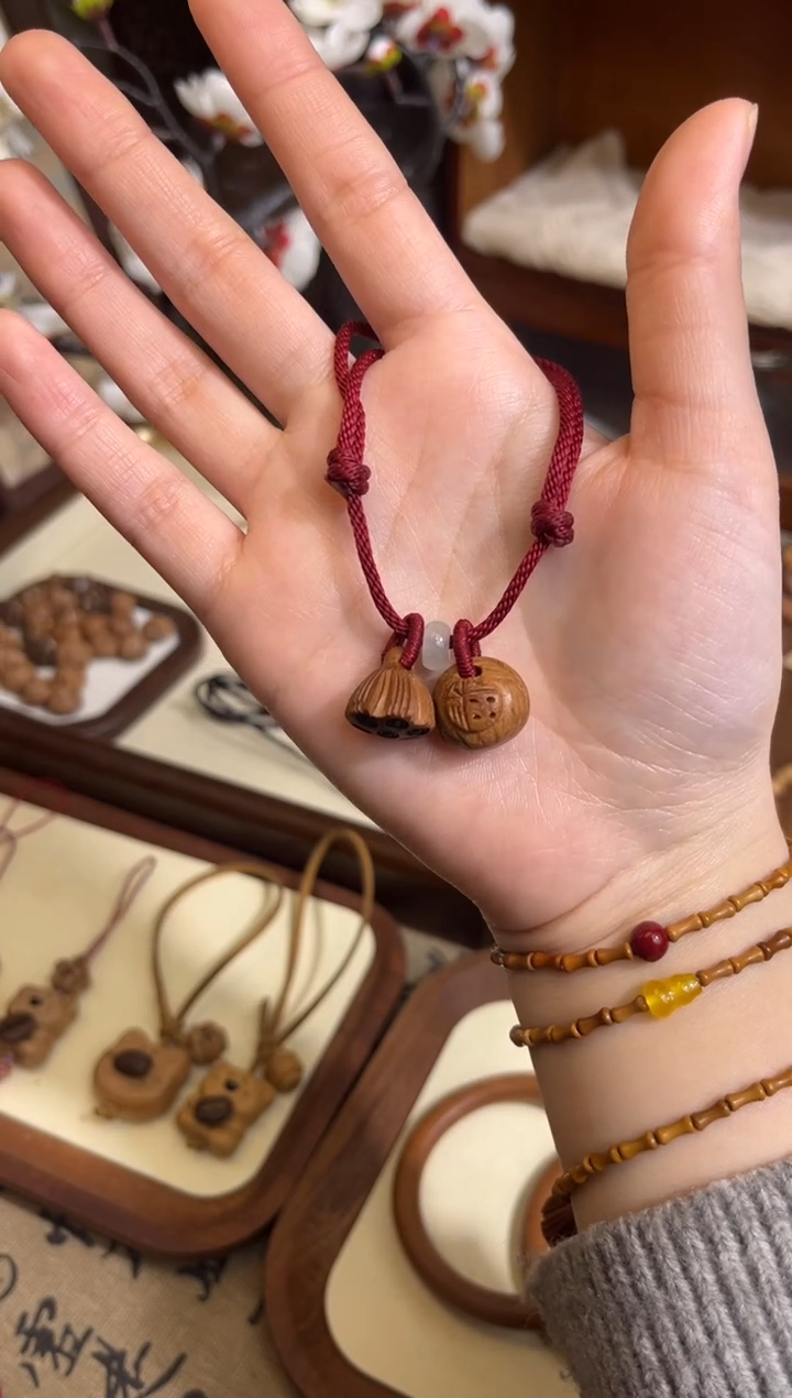 手串桃核【桃缘行】红绳「福气莲莲」桃木桃核辟、挡、驱、护 红绳可调节