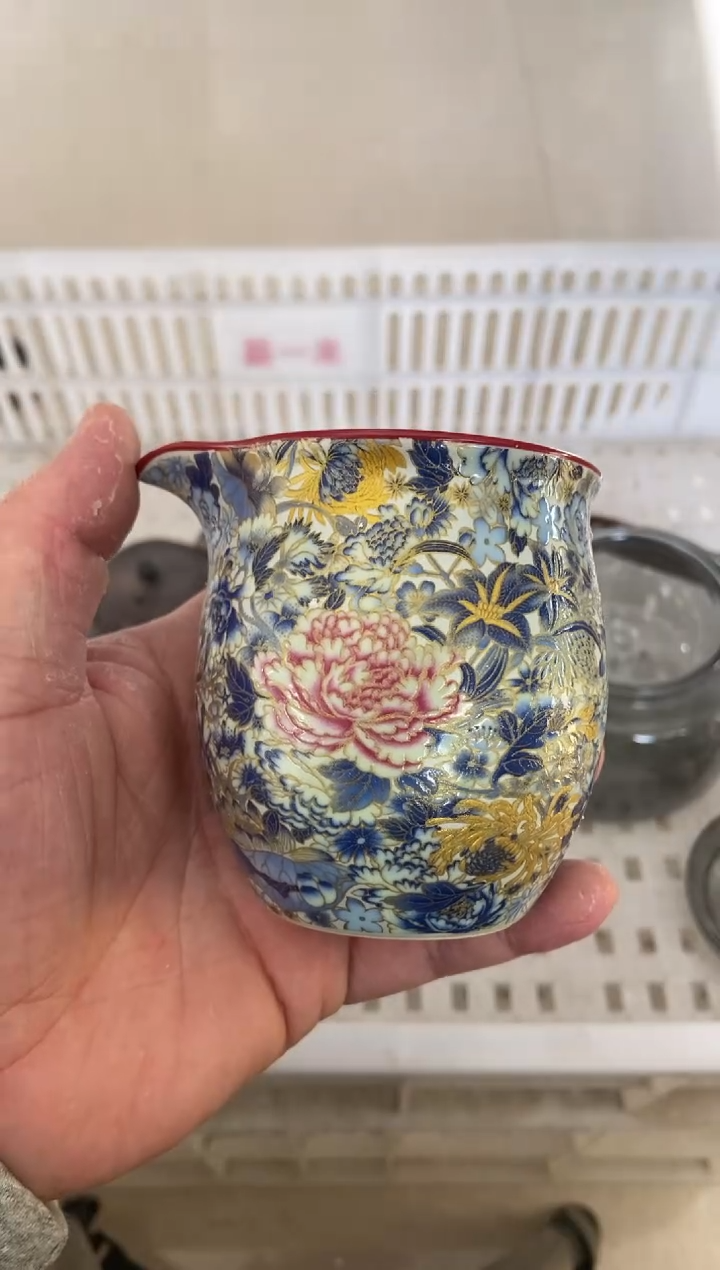 无运费险有瑕疵的摄影的产品有使用过的痕迹有点脏介意勿拍杯