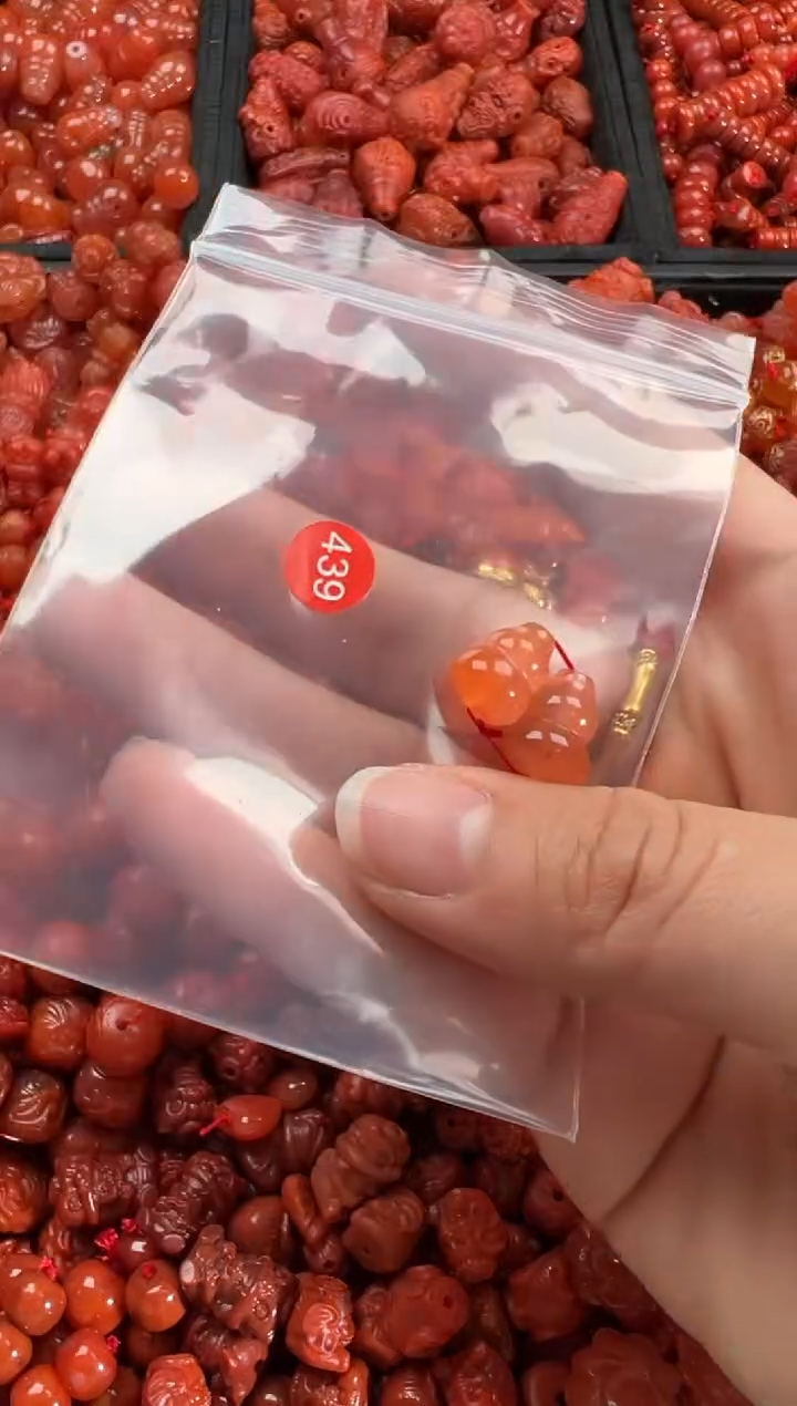 【闪购商品】南红玛瑙颈饰未镶嵌1