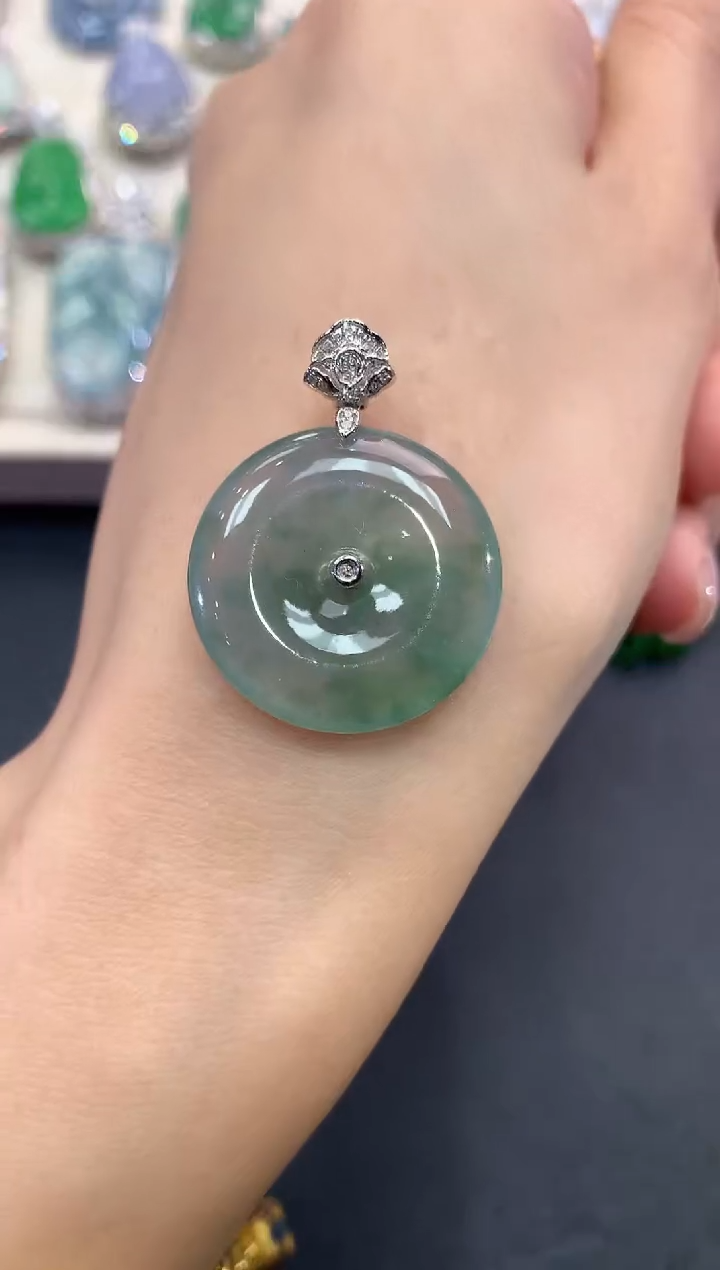 【闪购商品】翡翠吊坠(不含链)18K金镶嵌q26