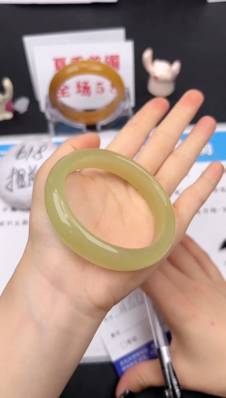 石英质玉手镯未镶嵌104