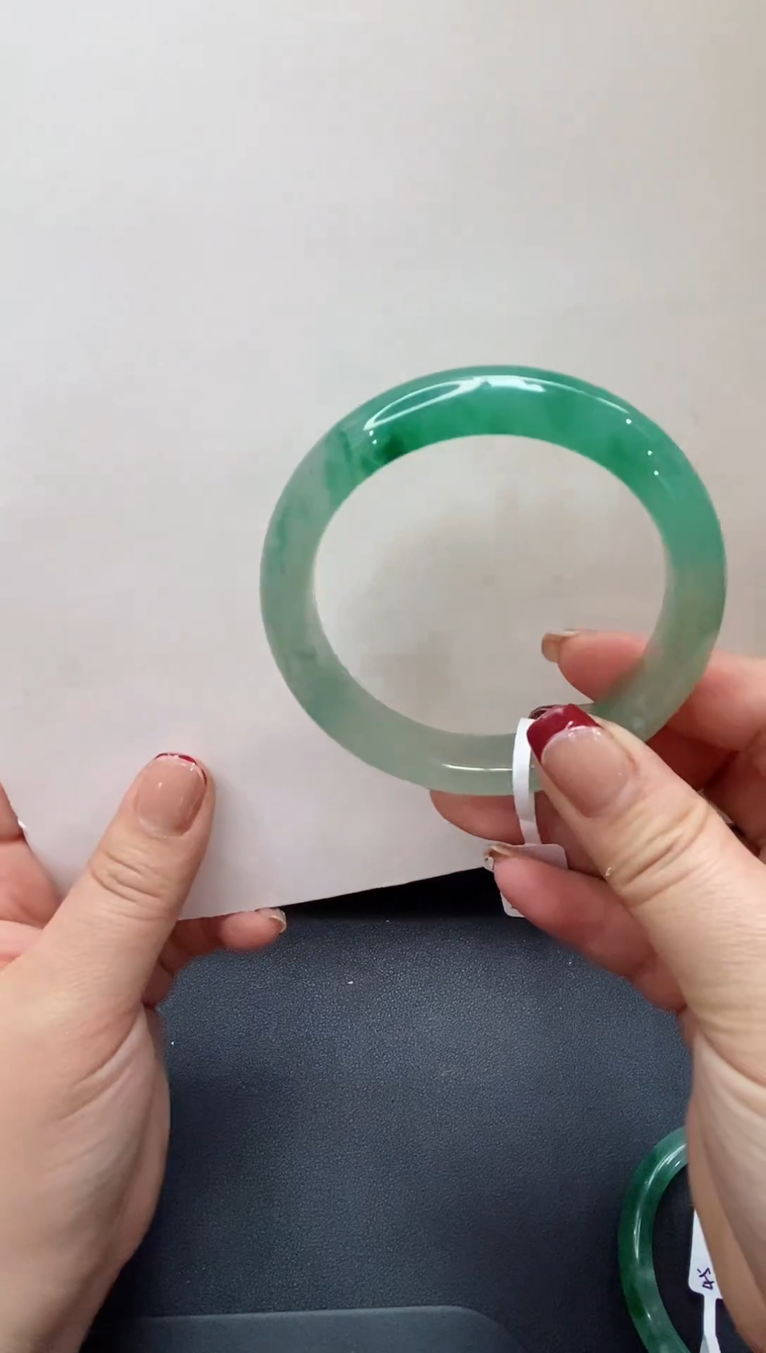 【闪购商品】石英质玉手镯未镶嵌非洲翠39