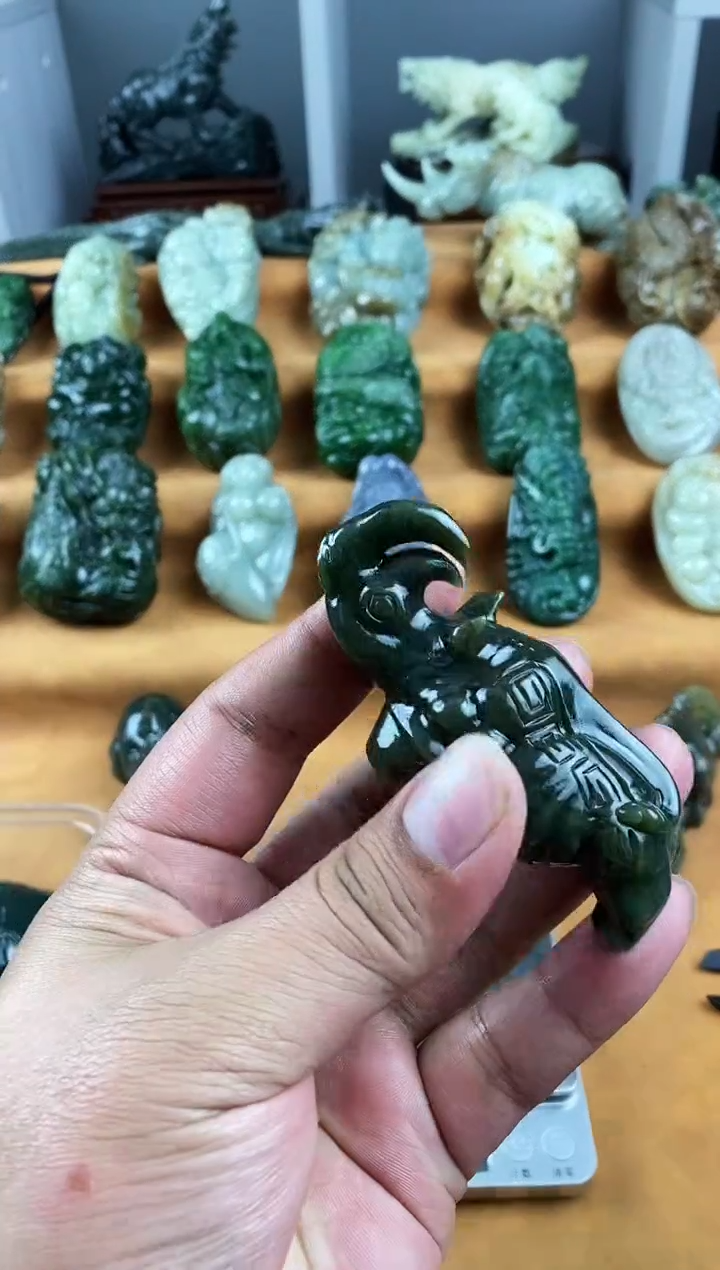 未镶嵌和田玉把件1