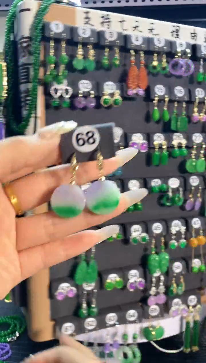 【闪购商品】翡翠耳饰银S925镶嵌68....