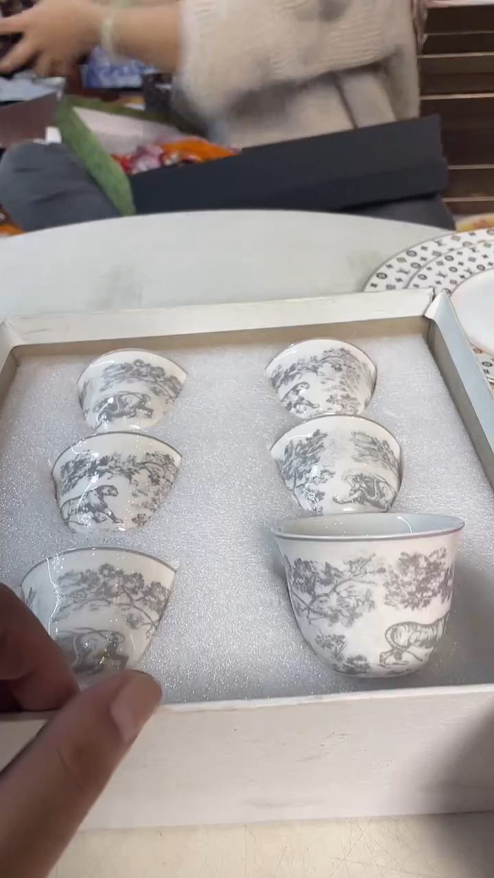 杯鸿辉家品牌瓷器，京东包邮！