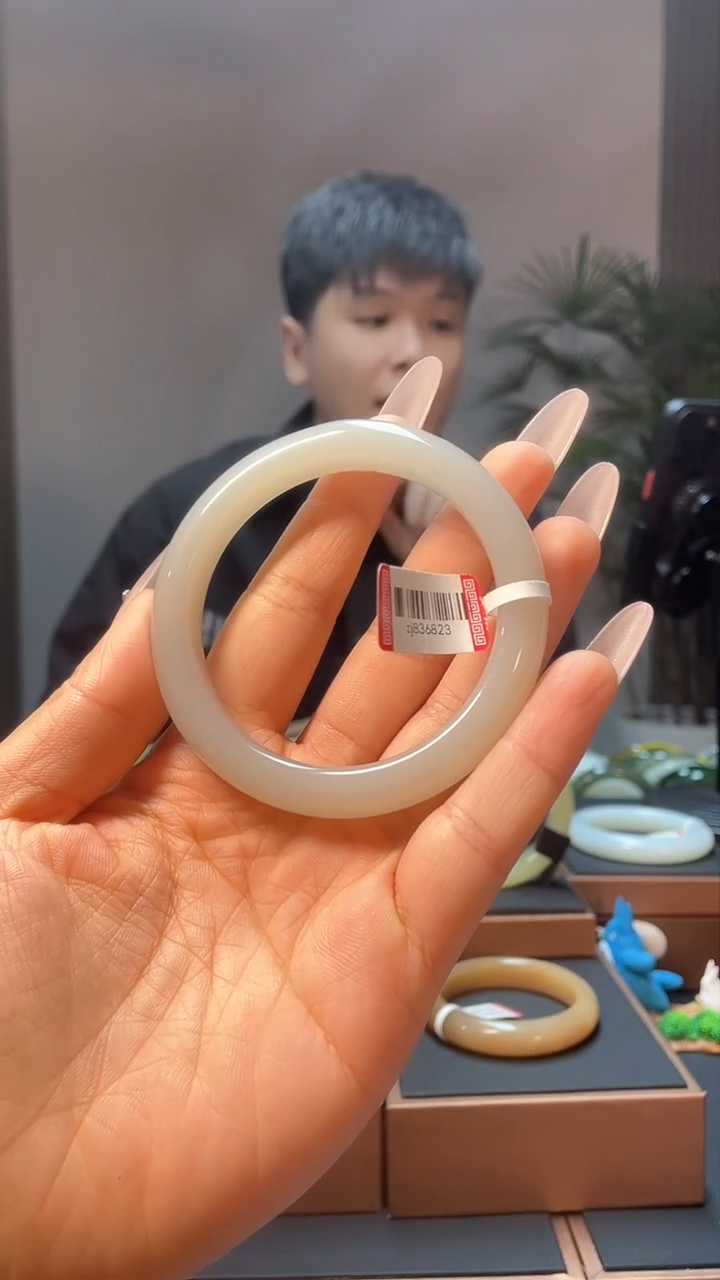 【闪购商品】和田玉手镯未镶嵌57烟紫836823