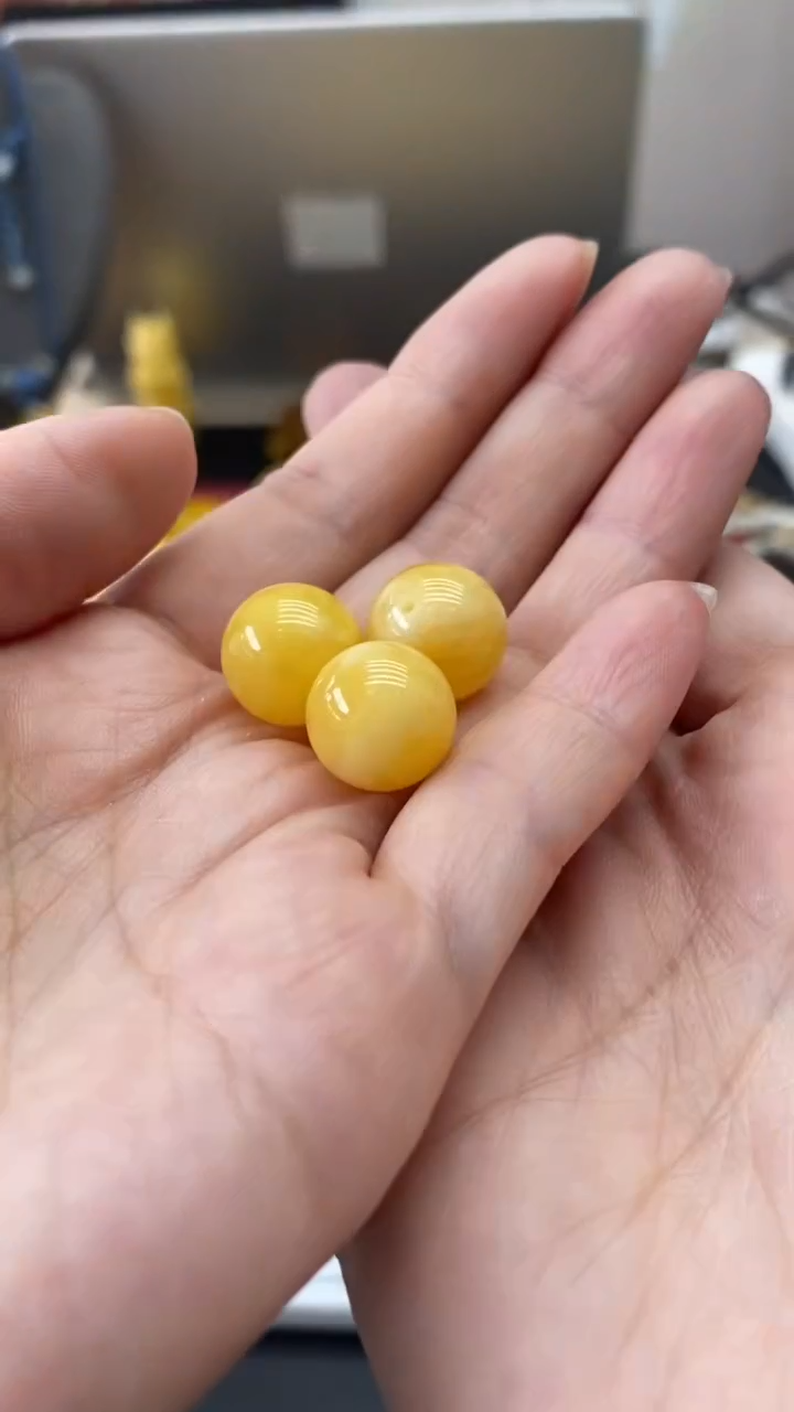 琥珀未镶嵌珠宝奇石761多样性发其一默认有瑕