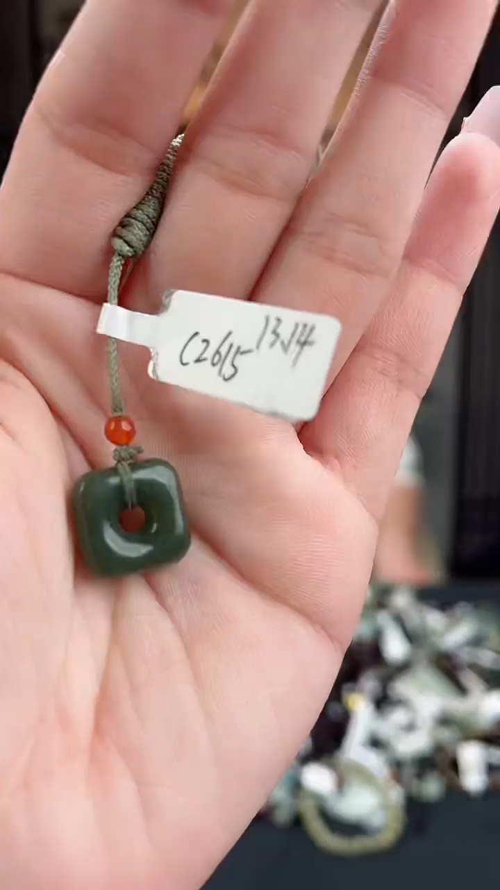 【闪购商品】和田玉（糖玉）颈饰未镶嵌多样性发货一物一拍