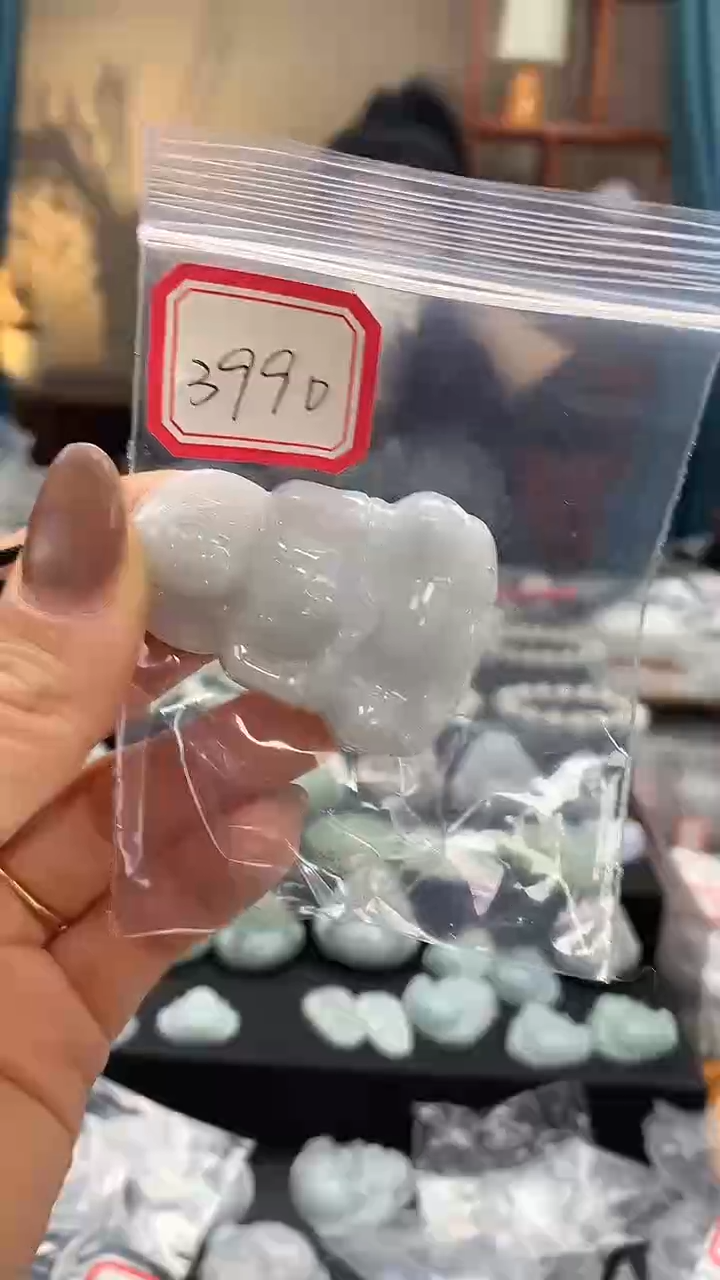 颈饰未镶嵌翡翠观音3990