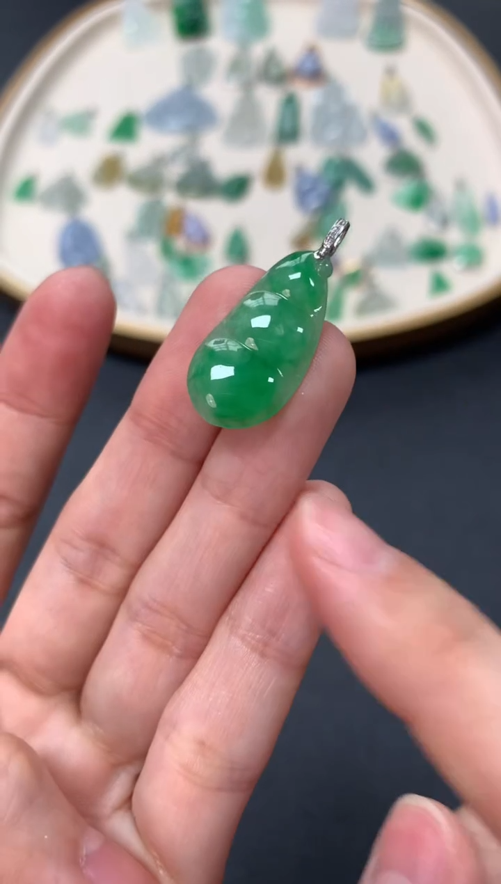 【闪购商品】翡翠吊坠(不含链)18K金镶嵌2500