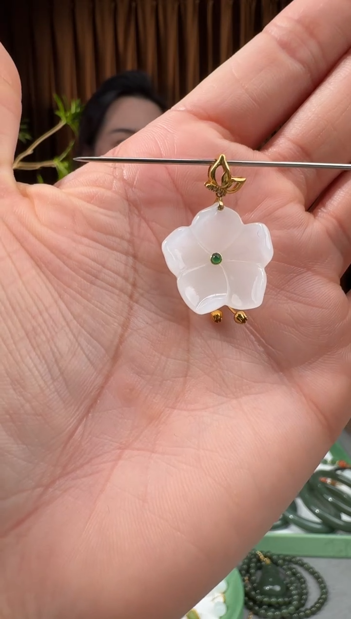 颈饰18K金镶嵌和田玉24小仙女12.22多样性拍一发一