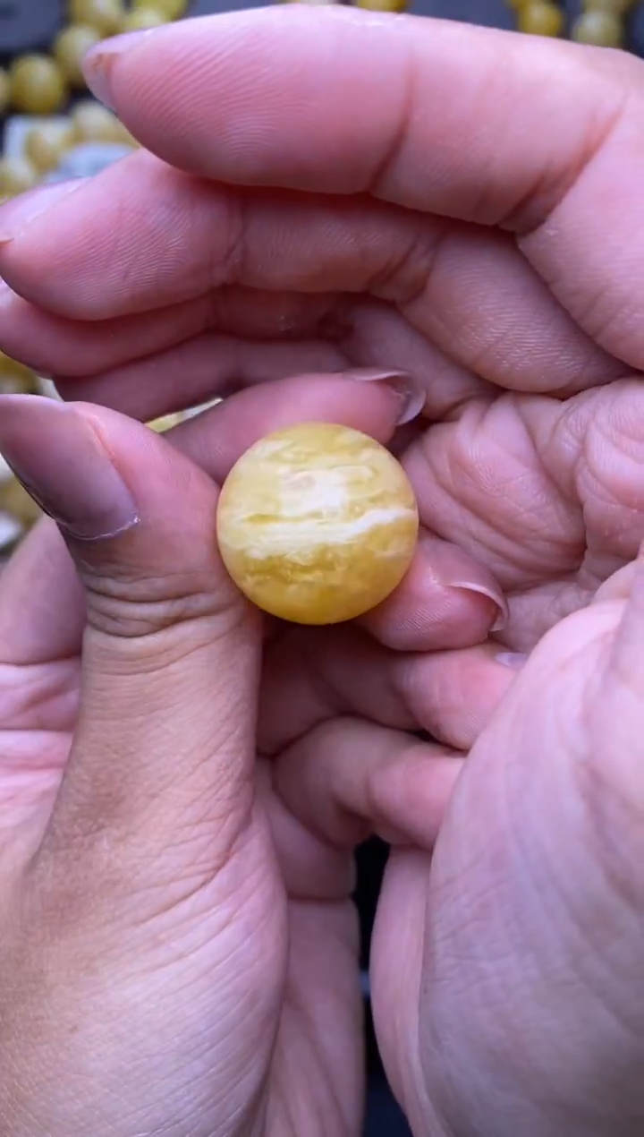 裸石琥珀未镶嵌大小姐珠宝18