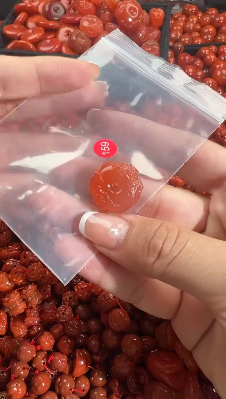 颈饰未镶嵌南红玛瑙1
